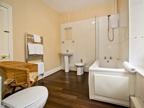 สเมตัน ฟาร์ม Bed & Breakfast เซนต์เมเลียน ภายนอก รูปภาพ